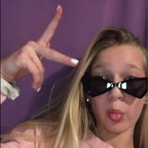 Meet your Posher, Hailey